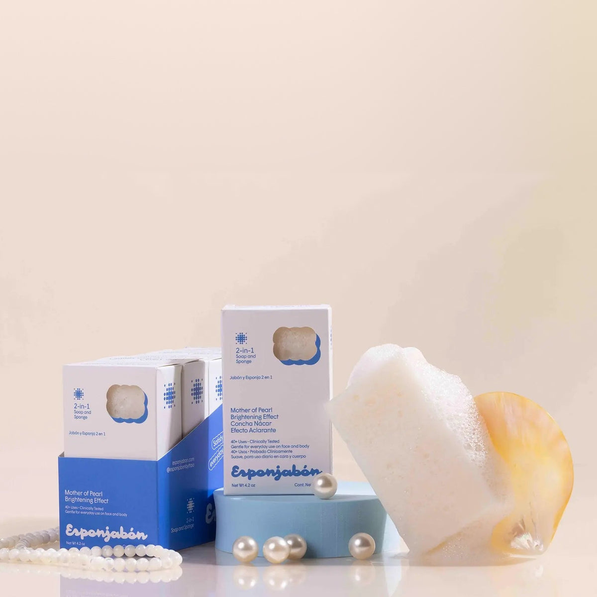 Esponjabón Mother of Pearl 5-Pack shown in a bathroom setting